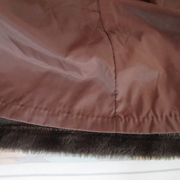 Faux fur coat, synthetic material. Large size, easy care. NPC Fashions - Picture 6 of 11